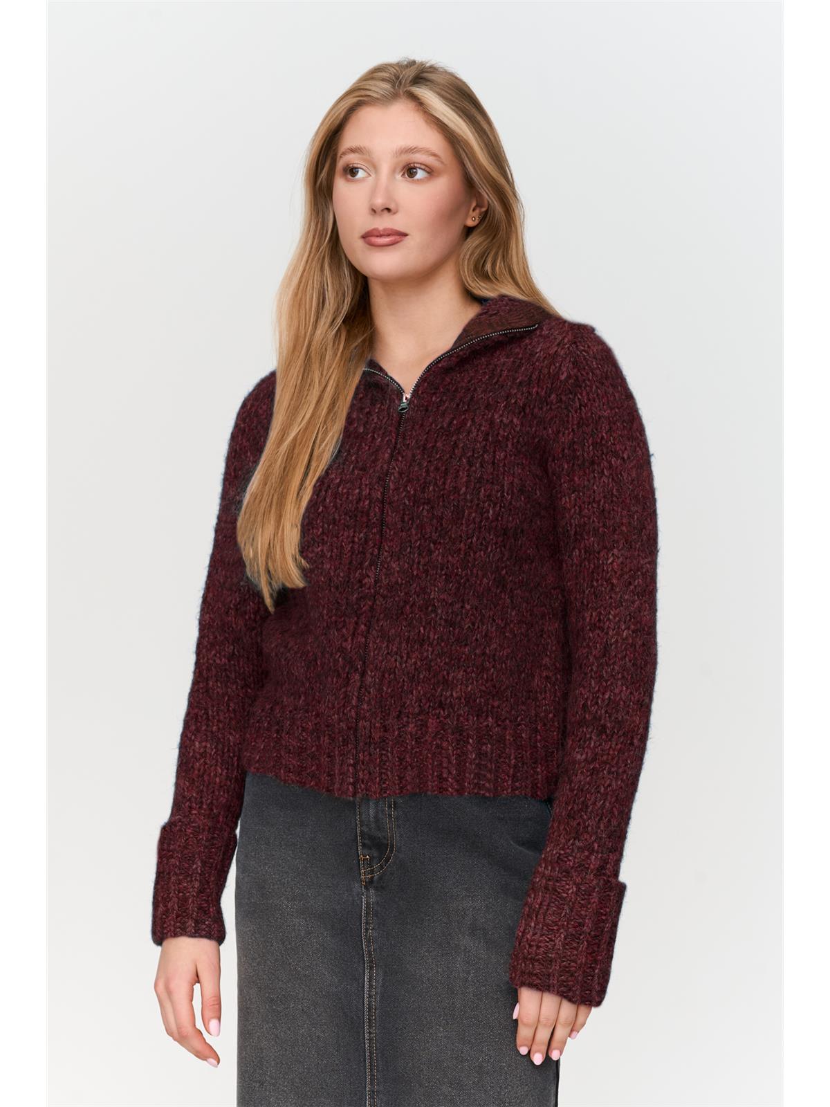 Cardigan in Bordeaux