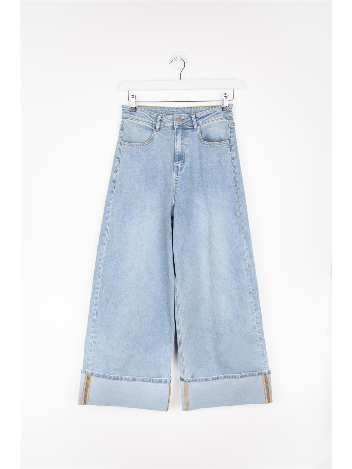Jeanshose mit Umschlag