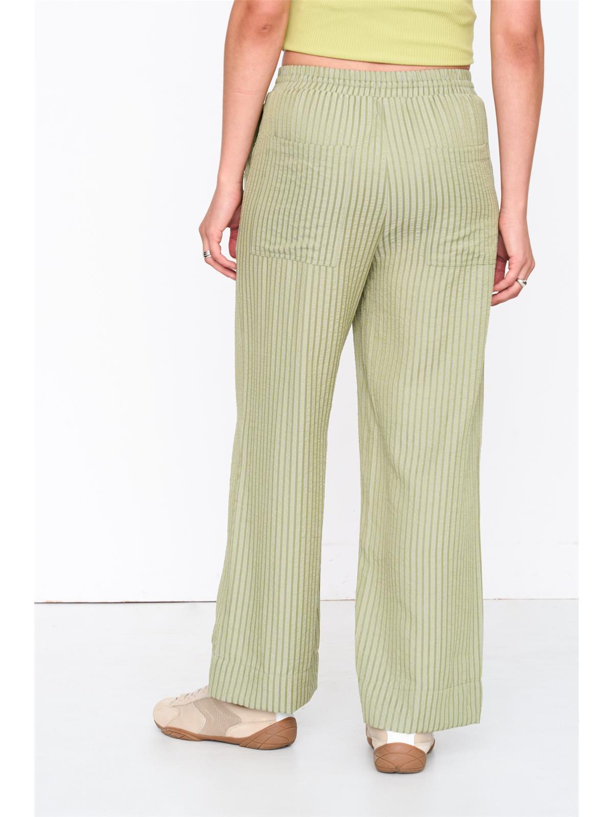 Hose gestreift