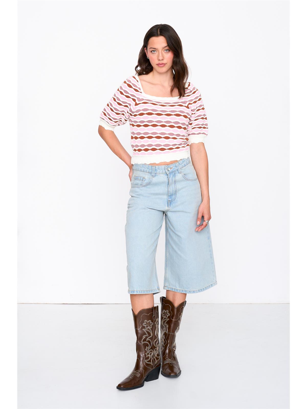 Pullover off-shoulder