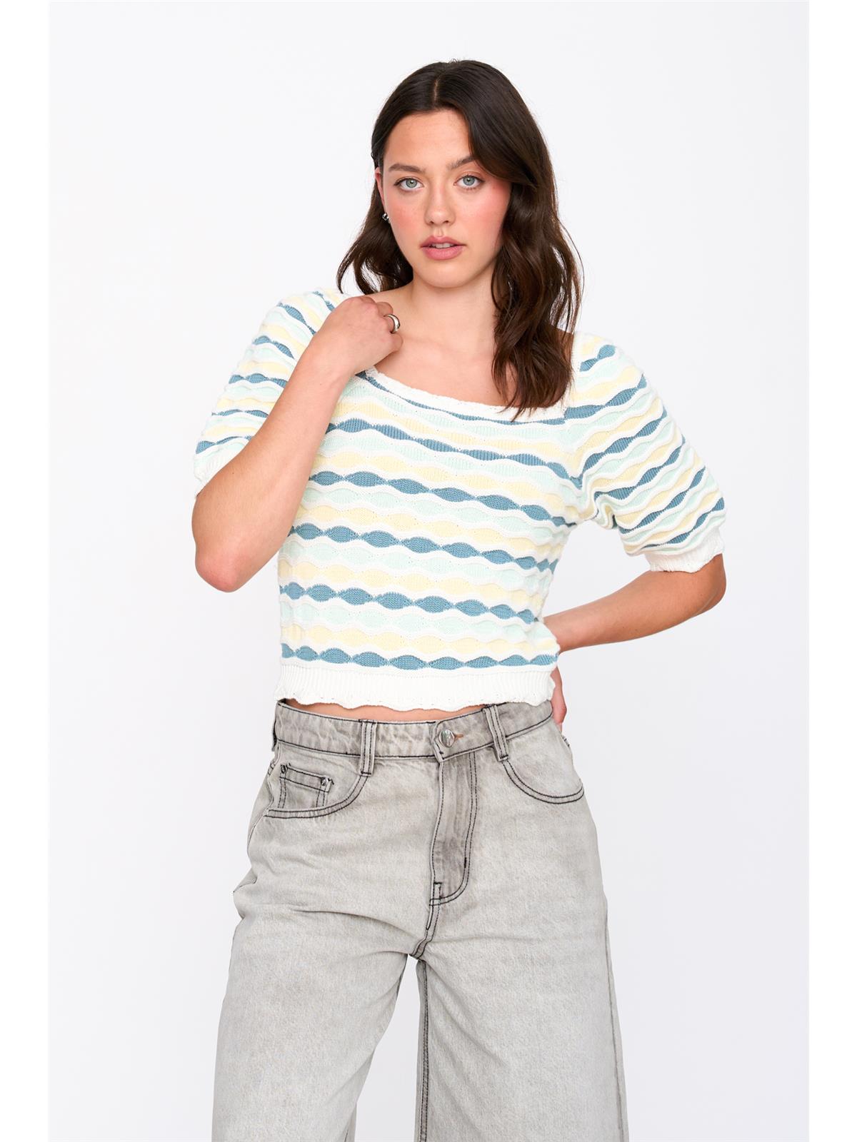 Pullover off-shoulder