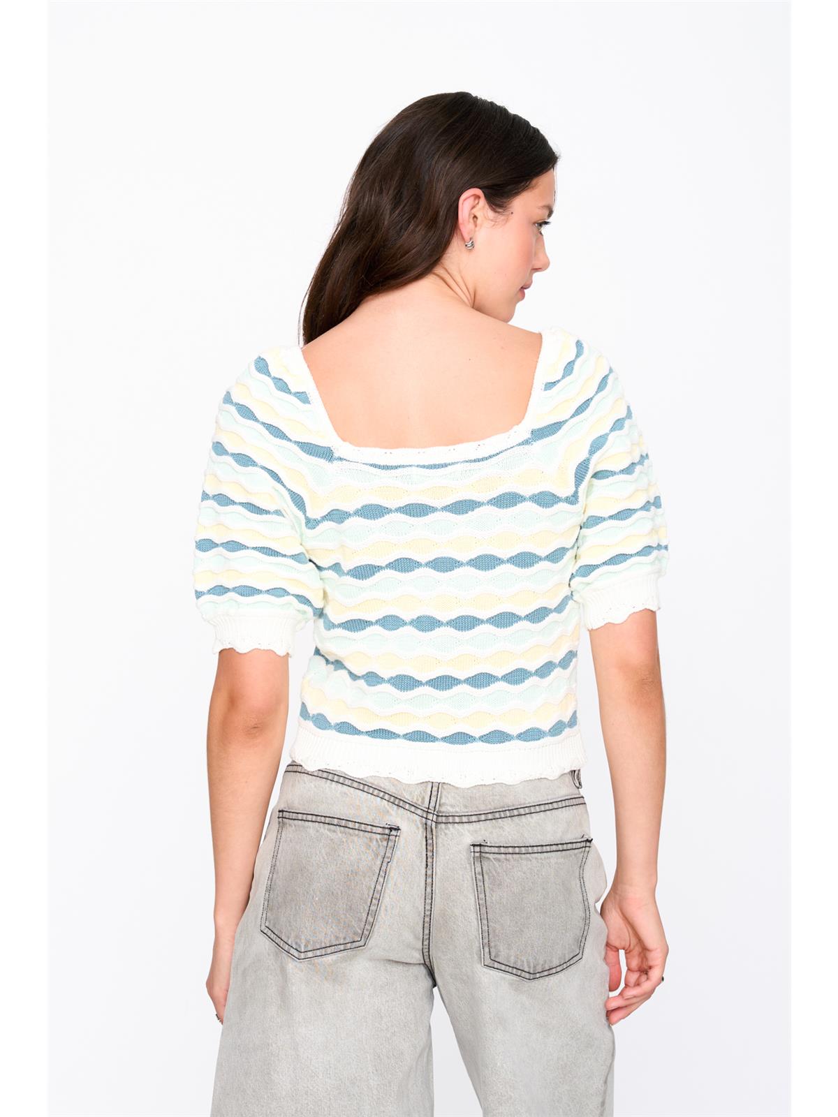 Pullover off-shoulder