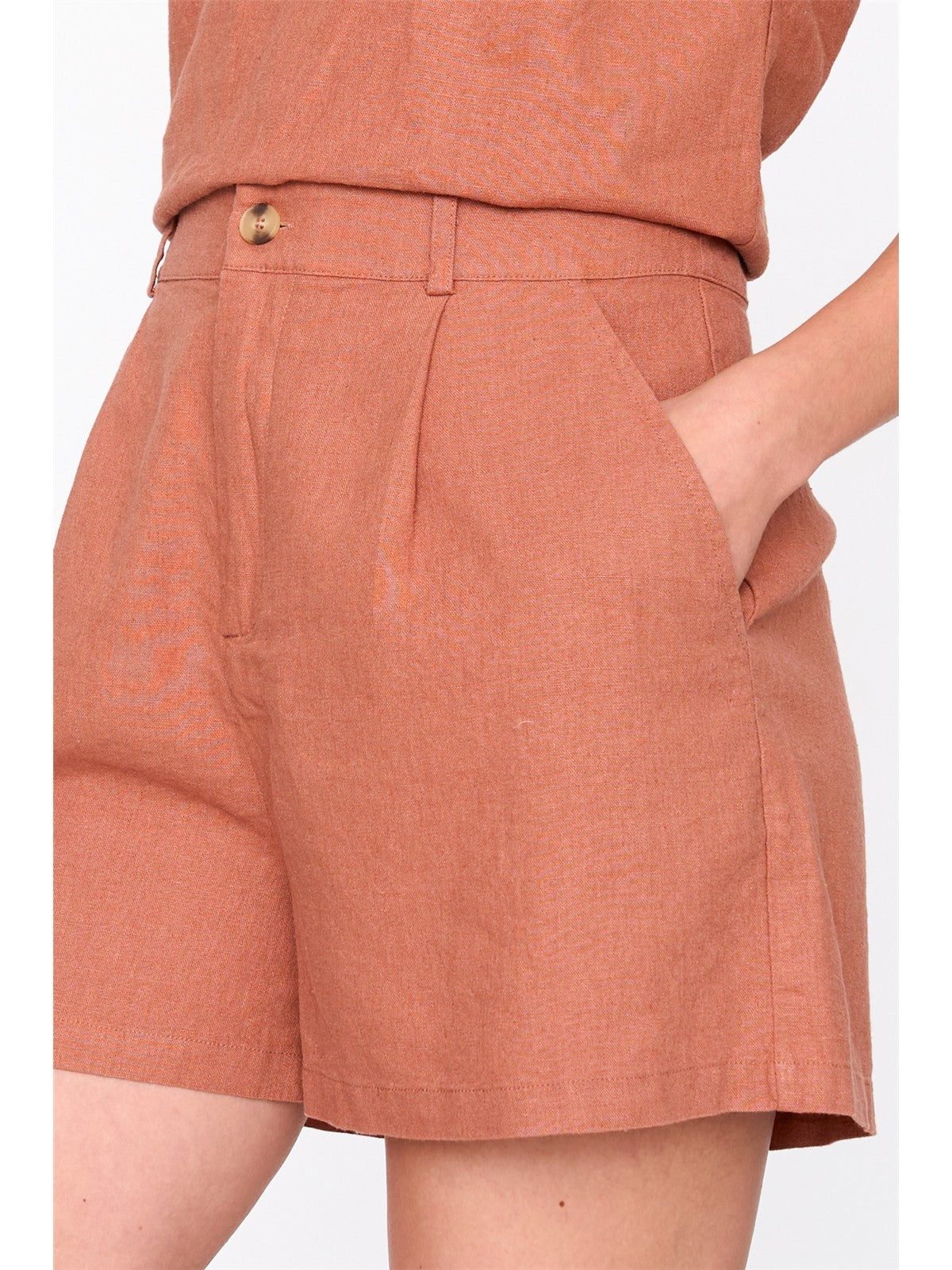 Shorts in Orange