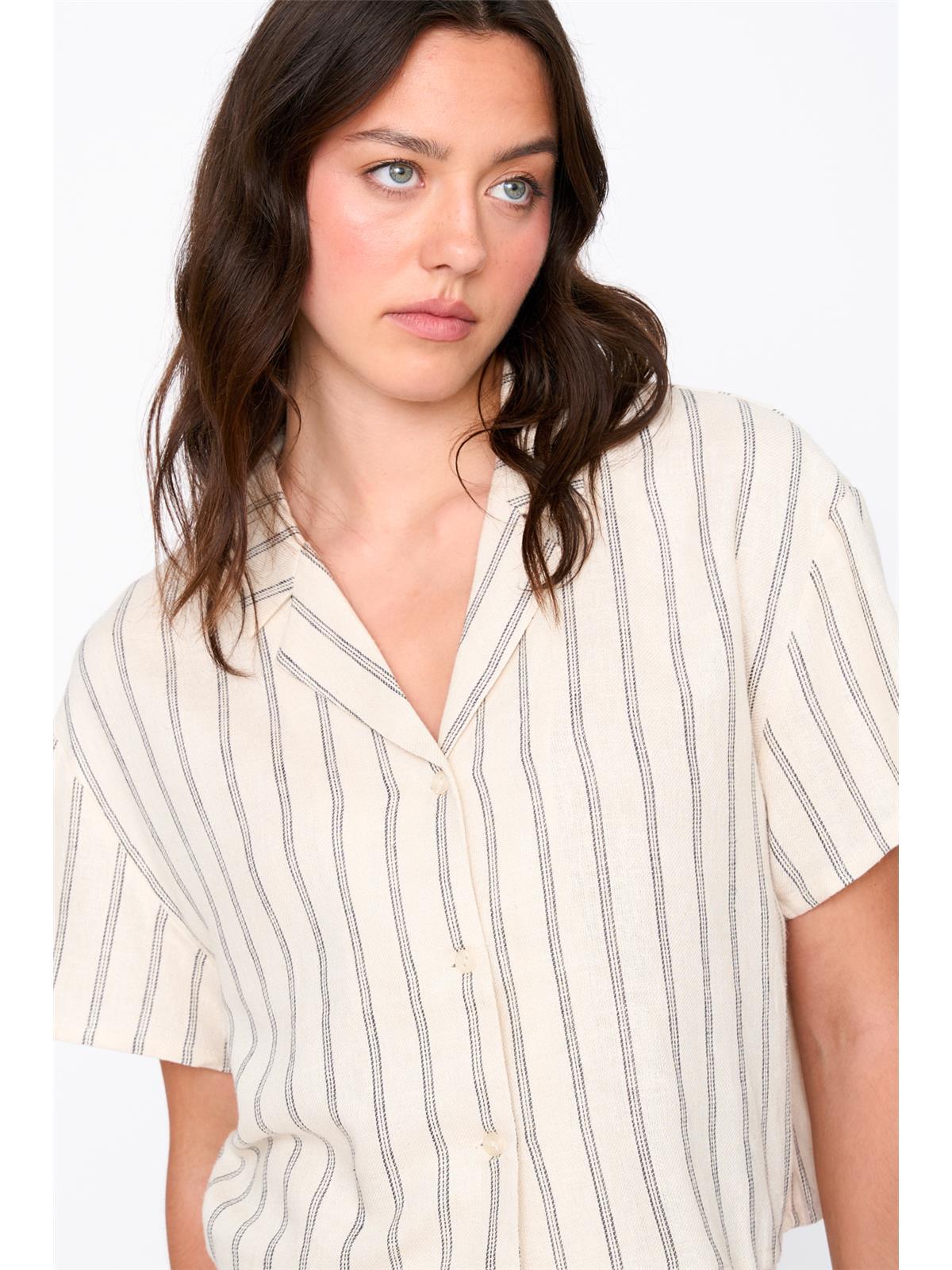 Bluse aus Viskose-Leinen-Mix