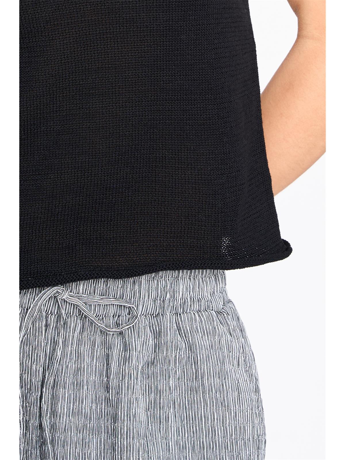 Top in Schwarz