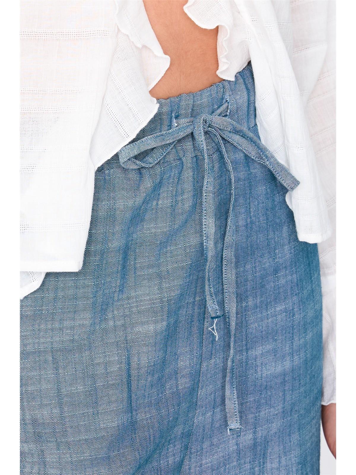 Hose aus Viskose-Leinen-Mix
