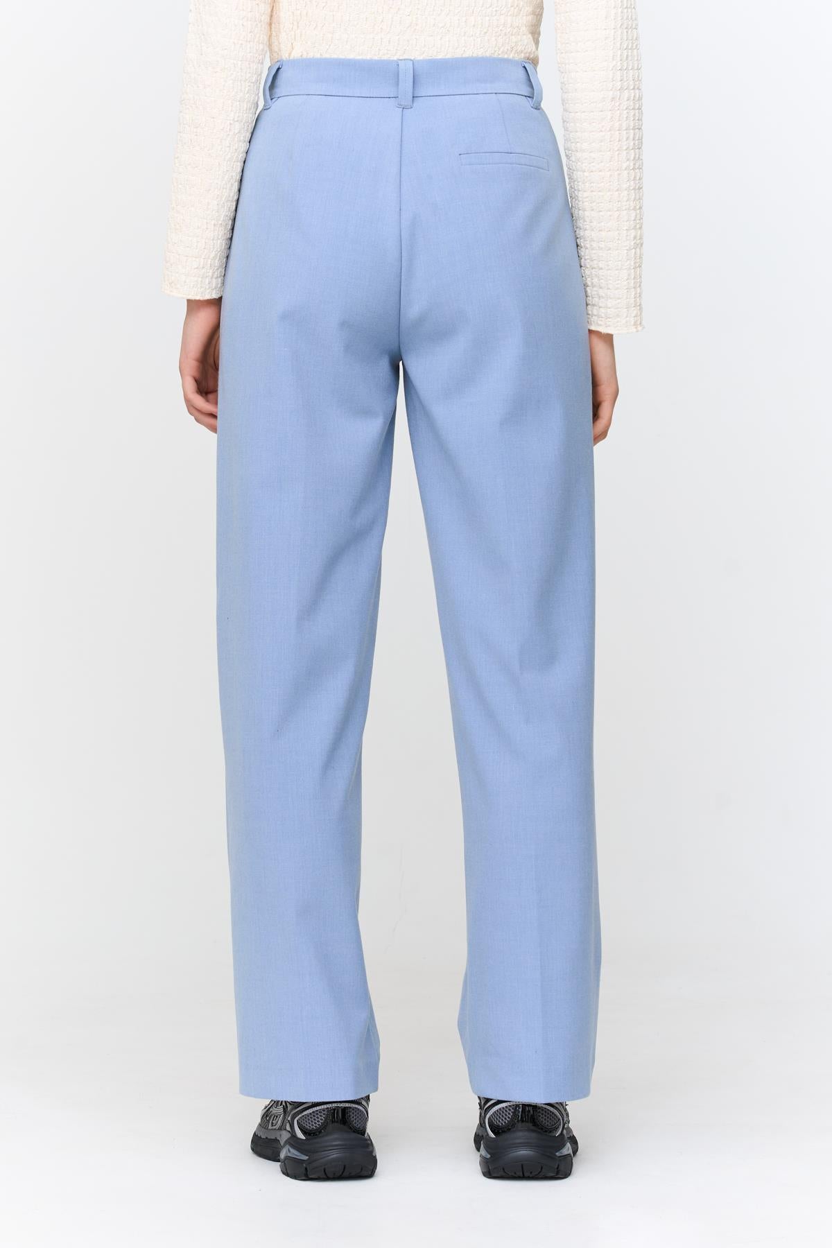 Hose In Blau