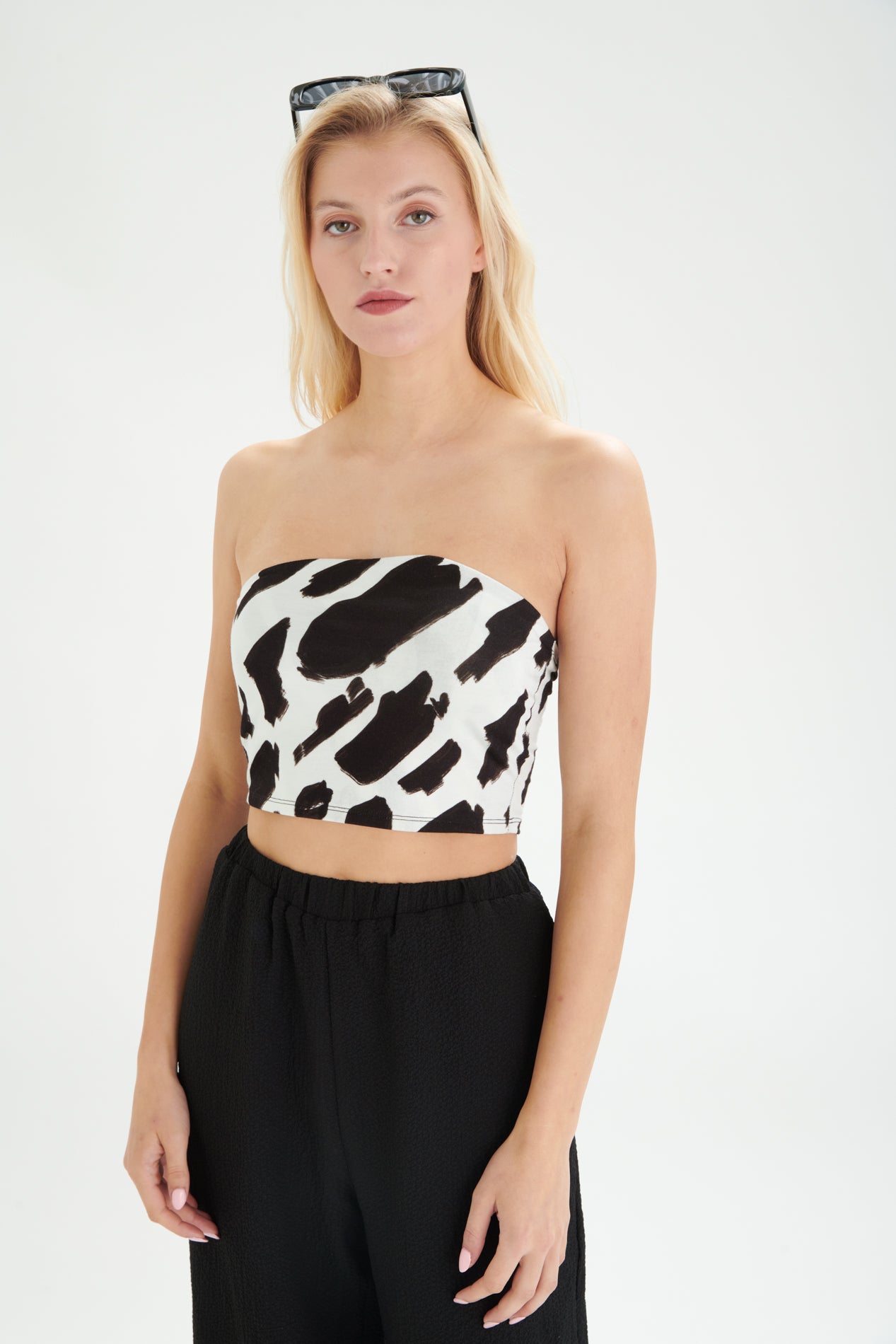 Top in Schwarz-Weiß