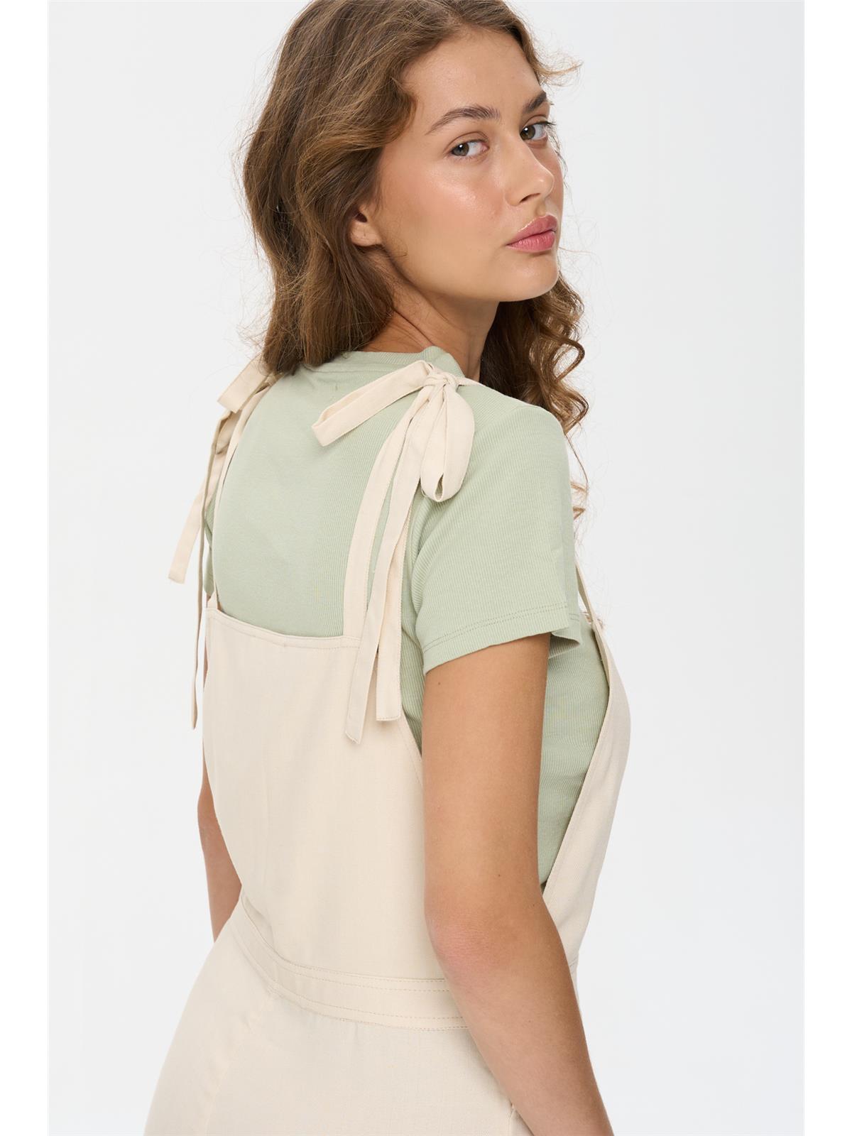 Latzhose in Beige